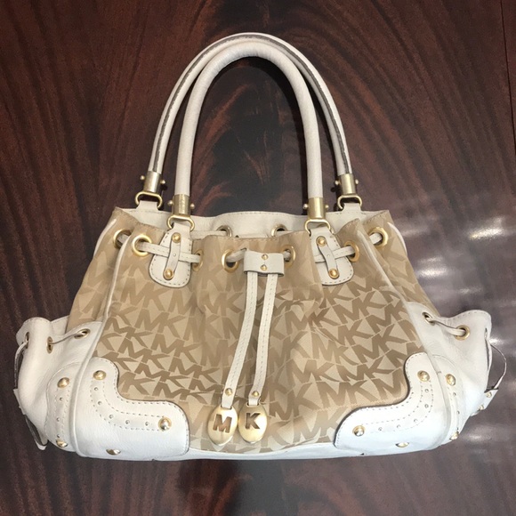 Michael Kors Handbags - Michael Kors Bag w/ gold hardware GUC